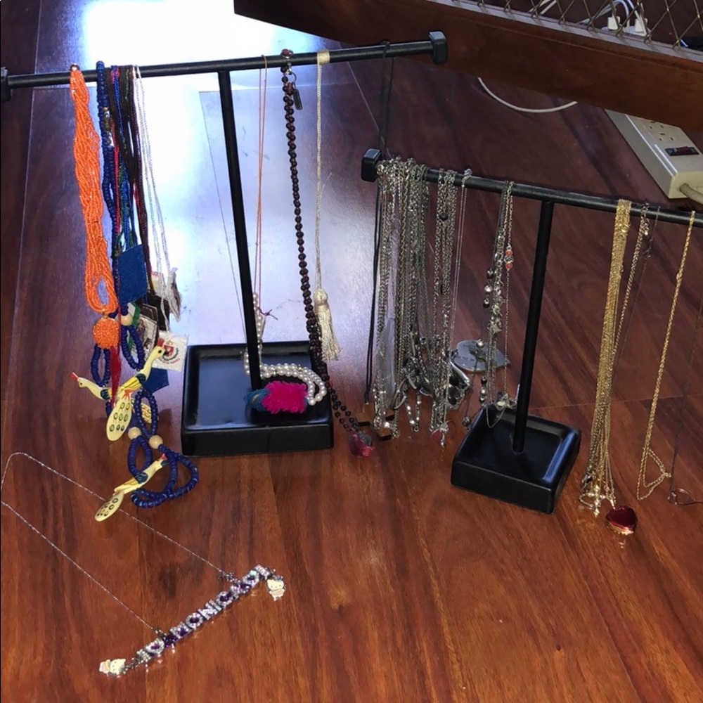 Different Necklaces Different Prices - image 1